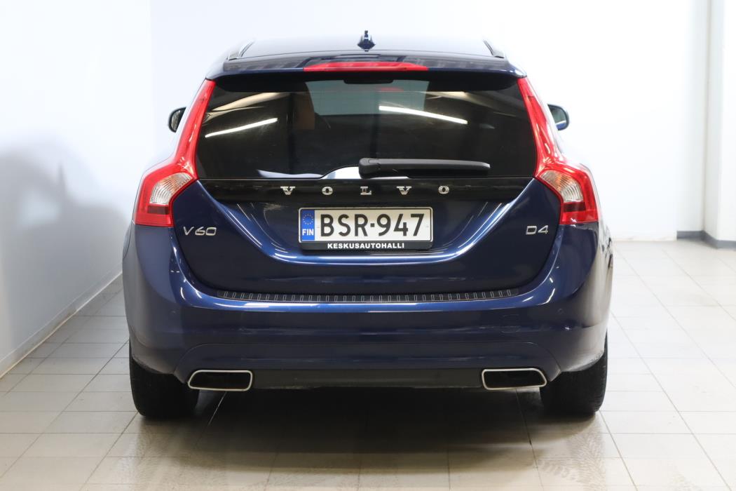 VOLVO V60 2015