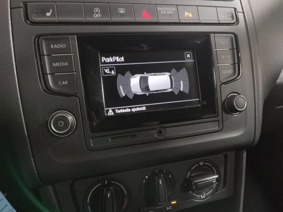 VOLKSWAGEN Polo 2016