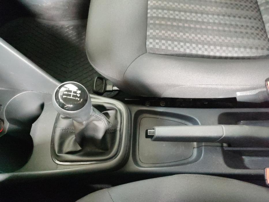 VOLKSWAGEN Polo 2016