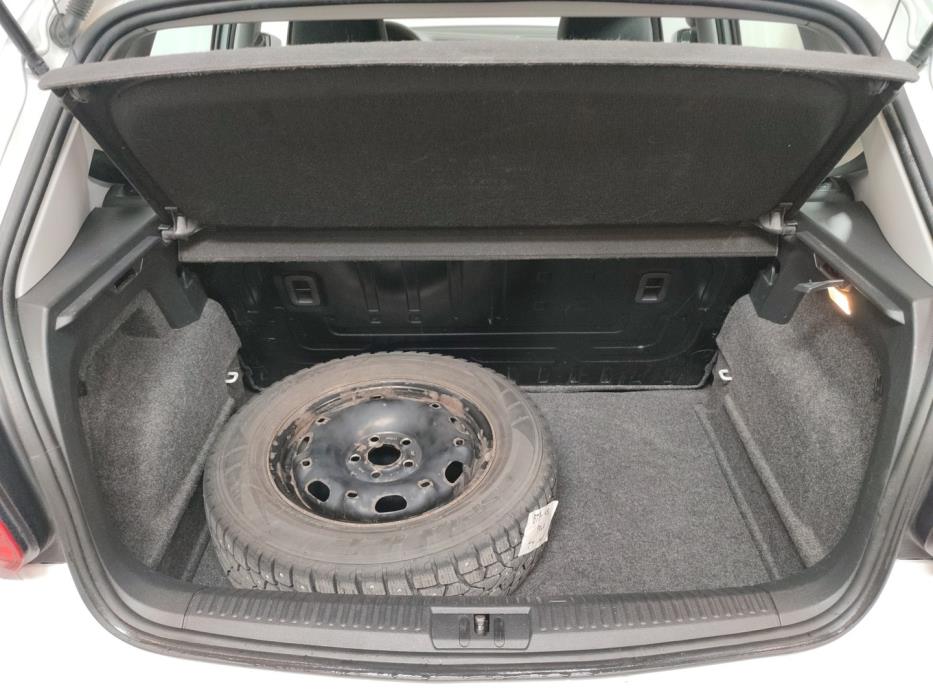 VOLKSWAGEN Polo 2016