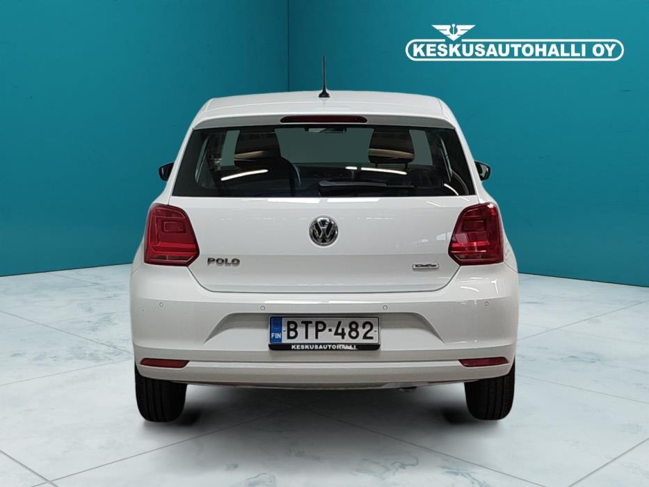 VOLKSWAGEN Polo 2016