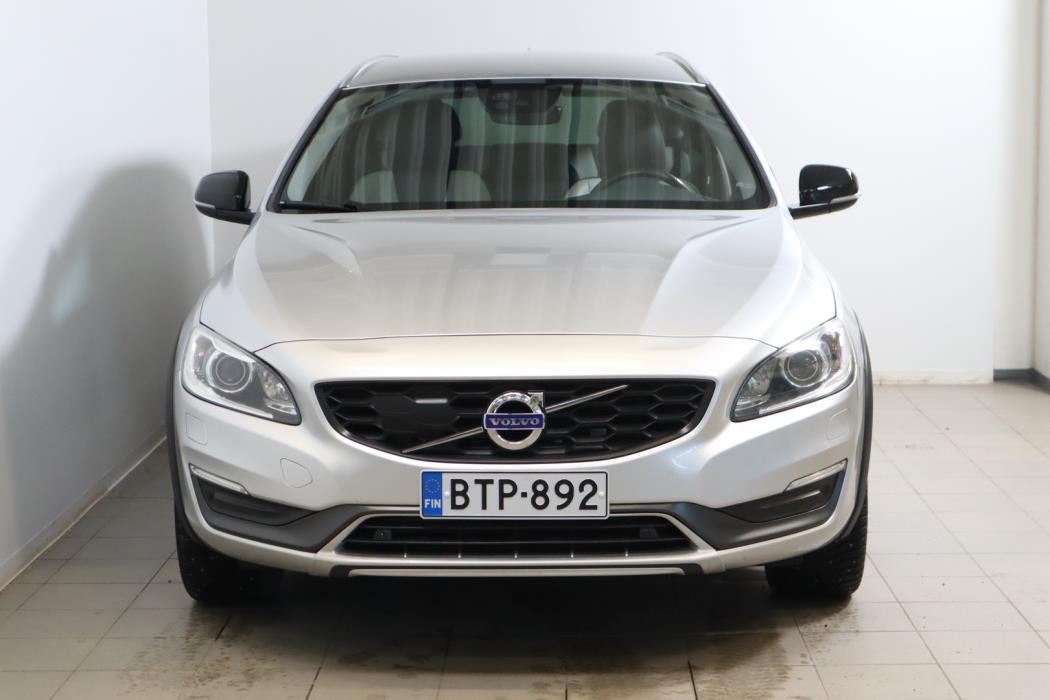 VOLVO V60 Cross Country 2016