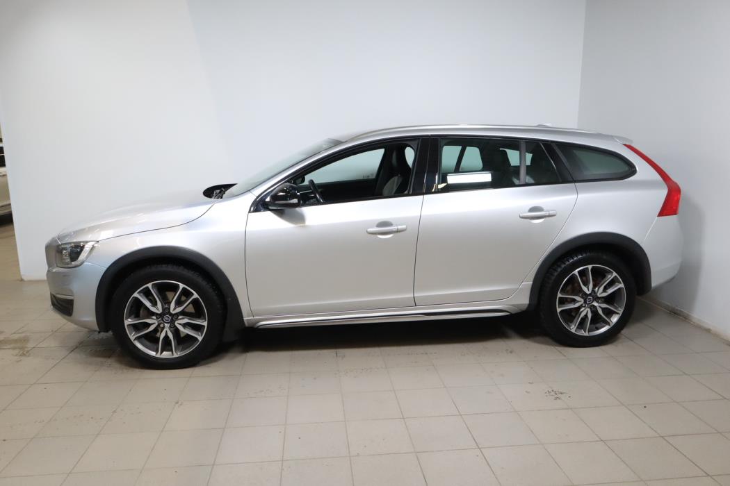 VOLVO V60 Cross Country 2016