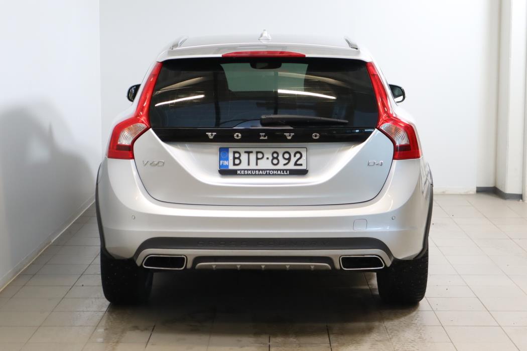 VOLVO V60 Cross Country 2016