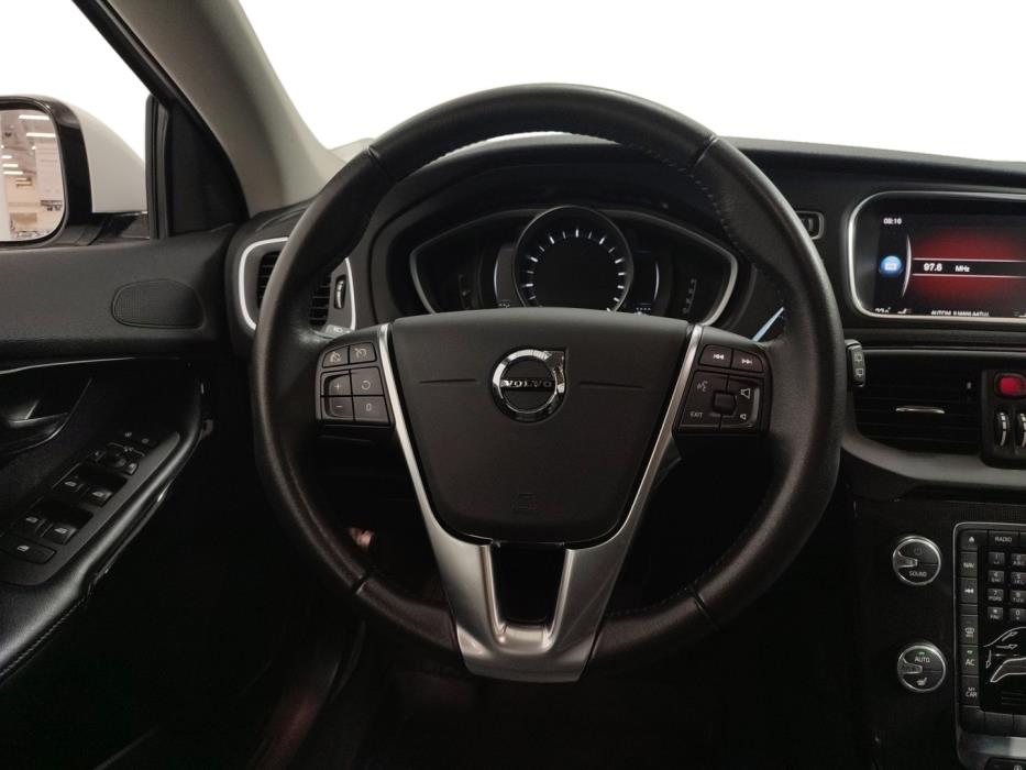 VOLVO V40 2019