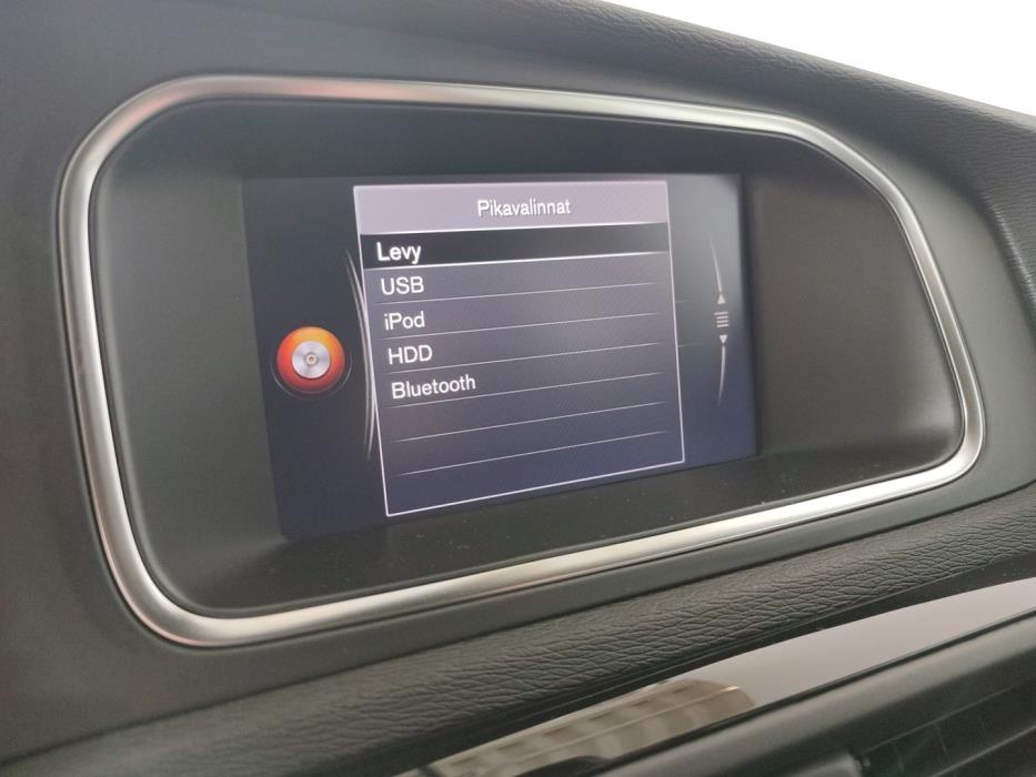 VOLVO V40 2019