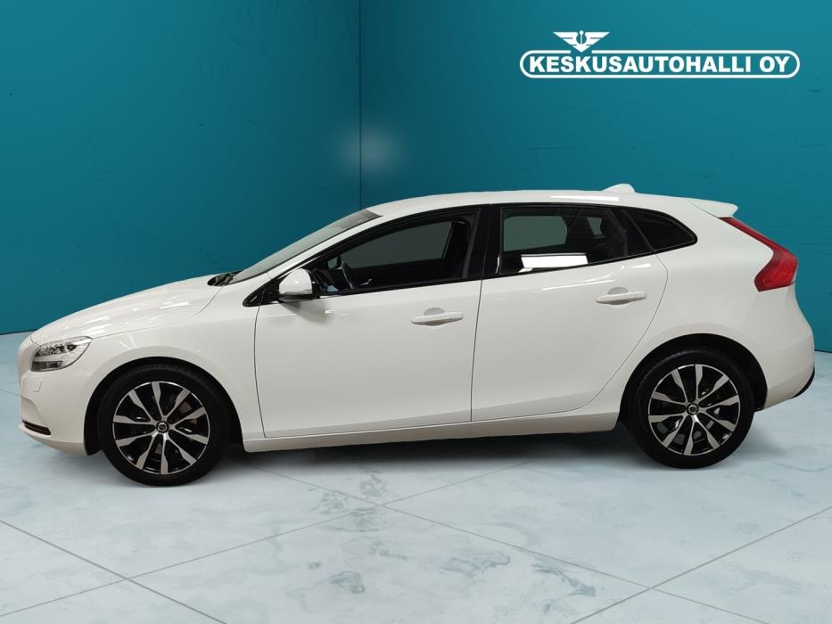 VOLVO V40 2019