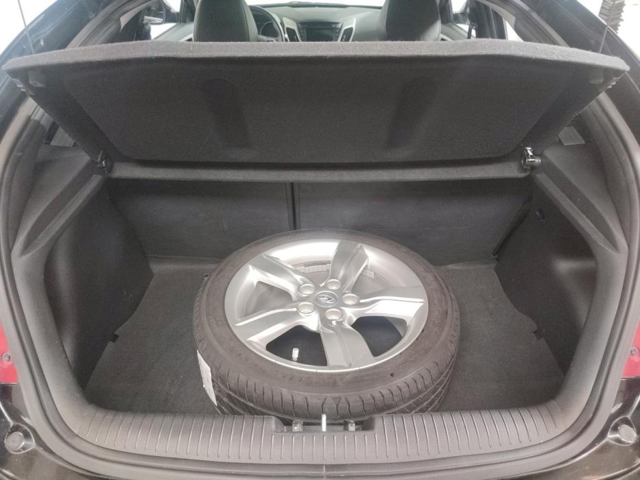 HYUNDAI Veloster 2012