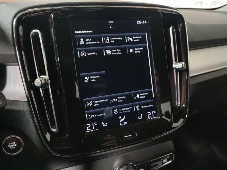 VOLVO XC40 2019