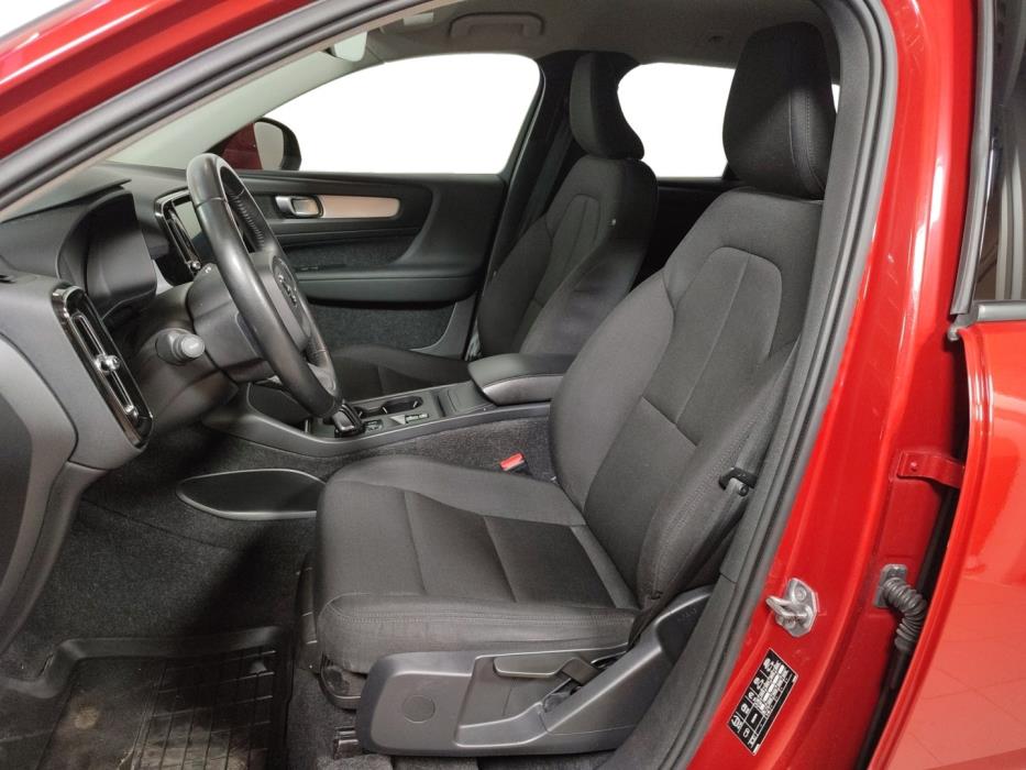 VOLVO XC40 2019