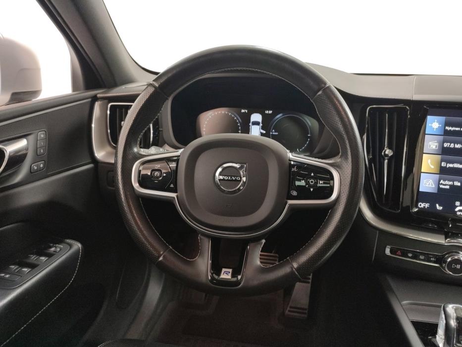 VOLVO XC60 2019