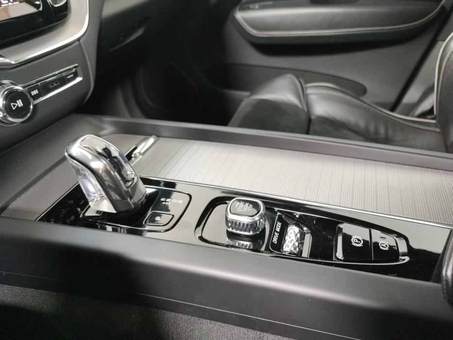 VOLVO XC60 2019