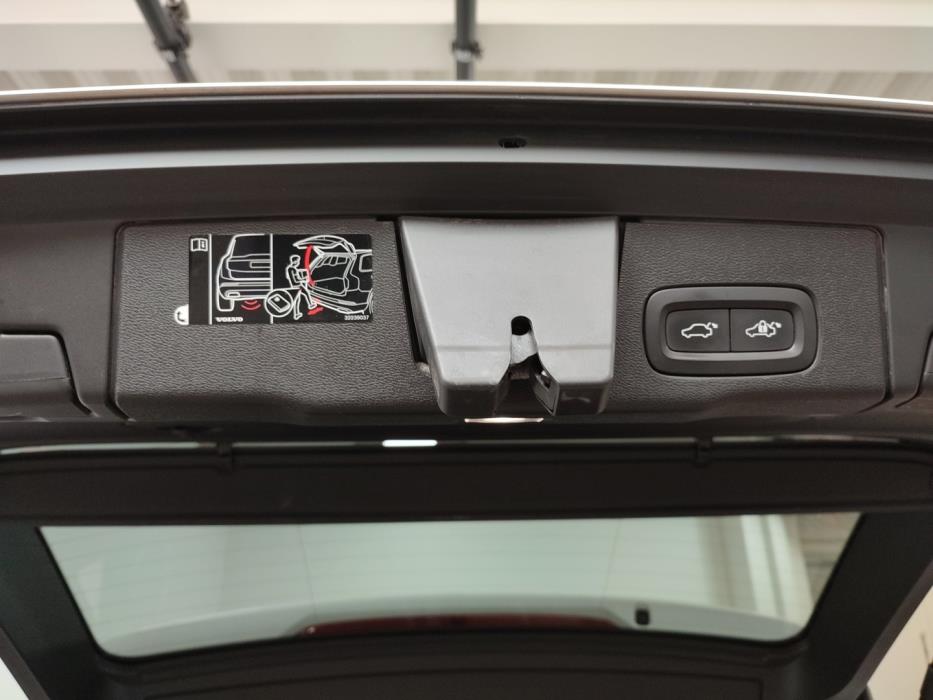 VOLVO XC60 2019