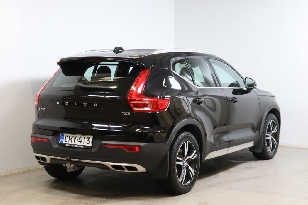 VOLVO XC40 2020