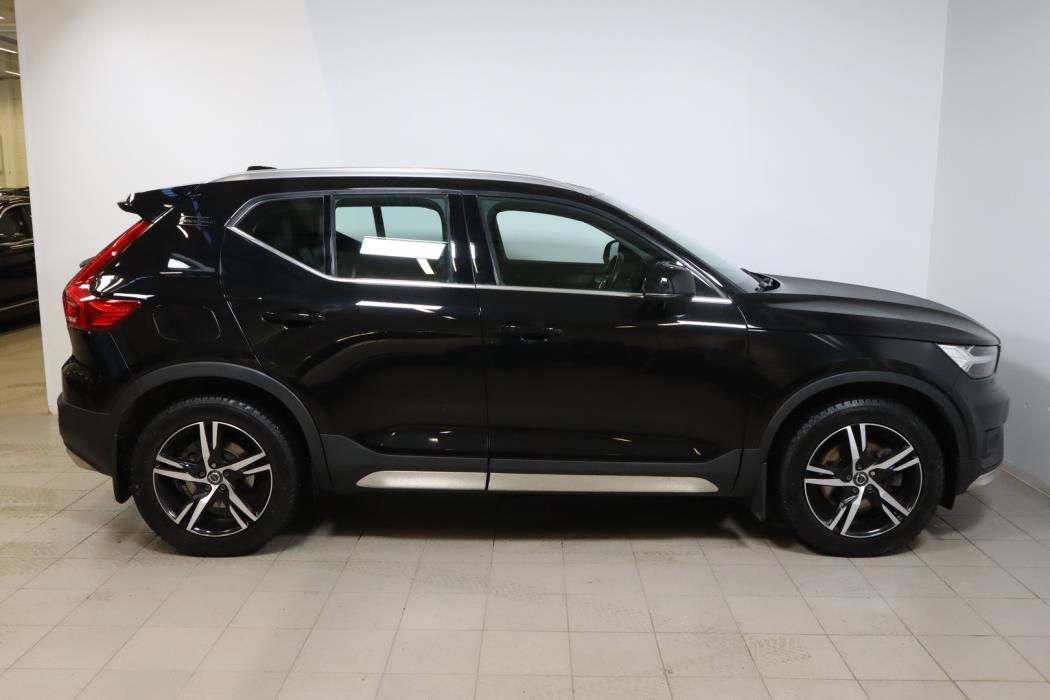VOLVO XC40 2020