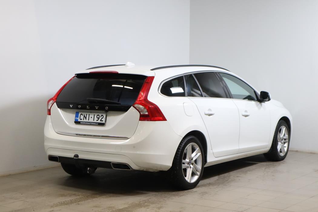 VOLVO V60 2017
