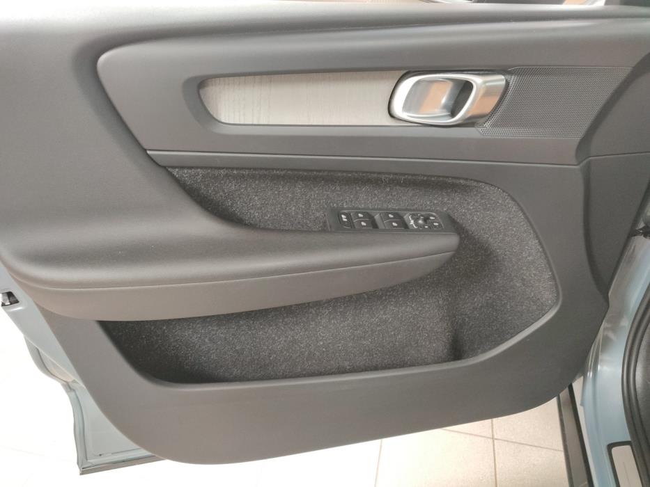 VOLVO XC40 2020