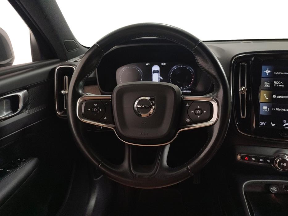 VOLVO XC40 2020
