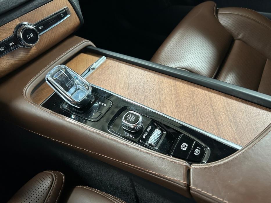 VOLVO XC90 2020