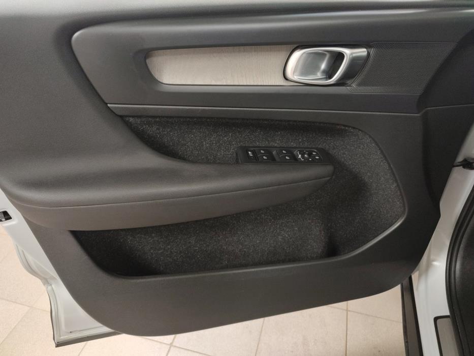 VOLVO XC40 2020