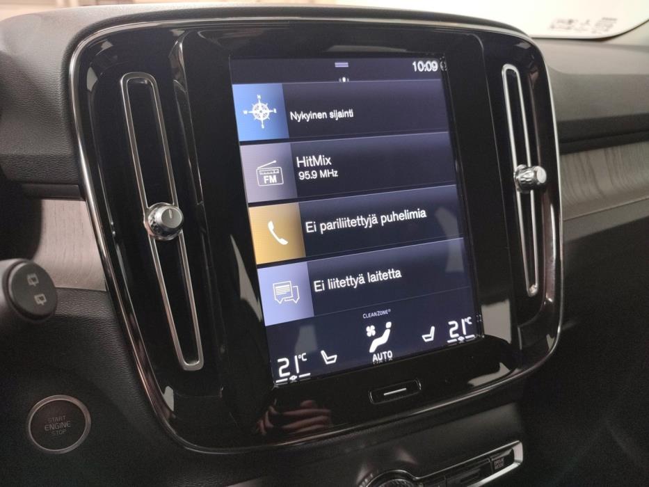 VOLVO XC40 2020