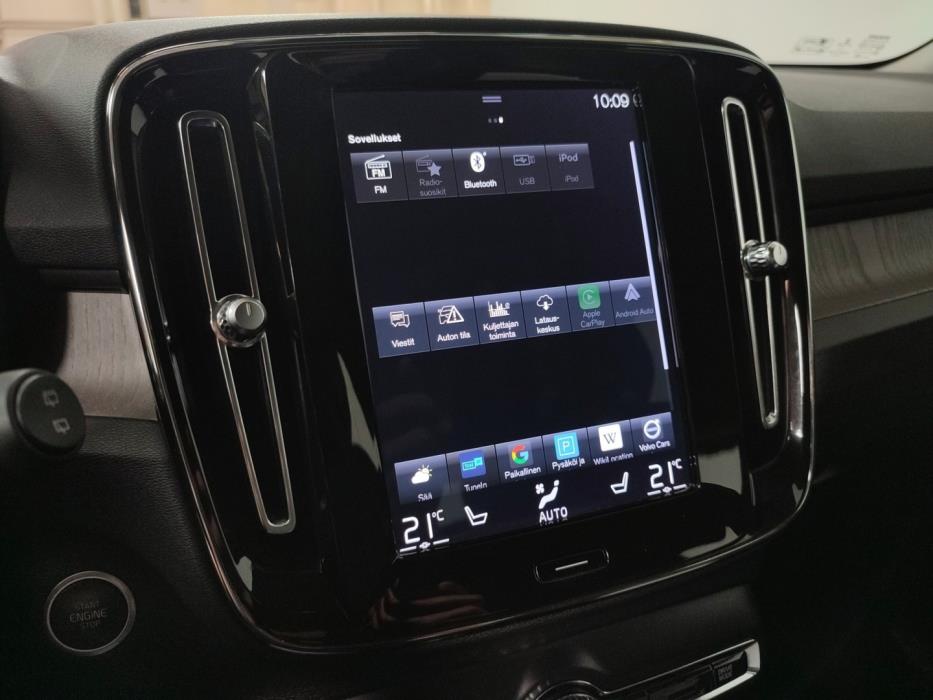 VOLVO XC40 2020