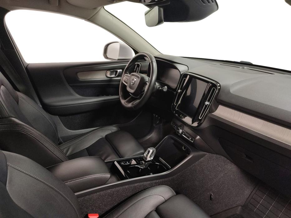 VOLVO XC40 2020