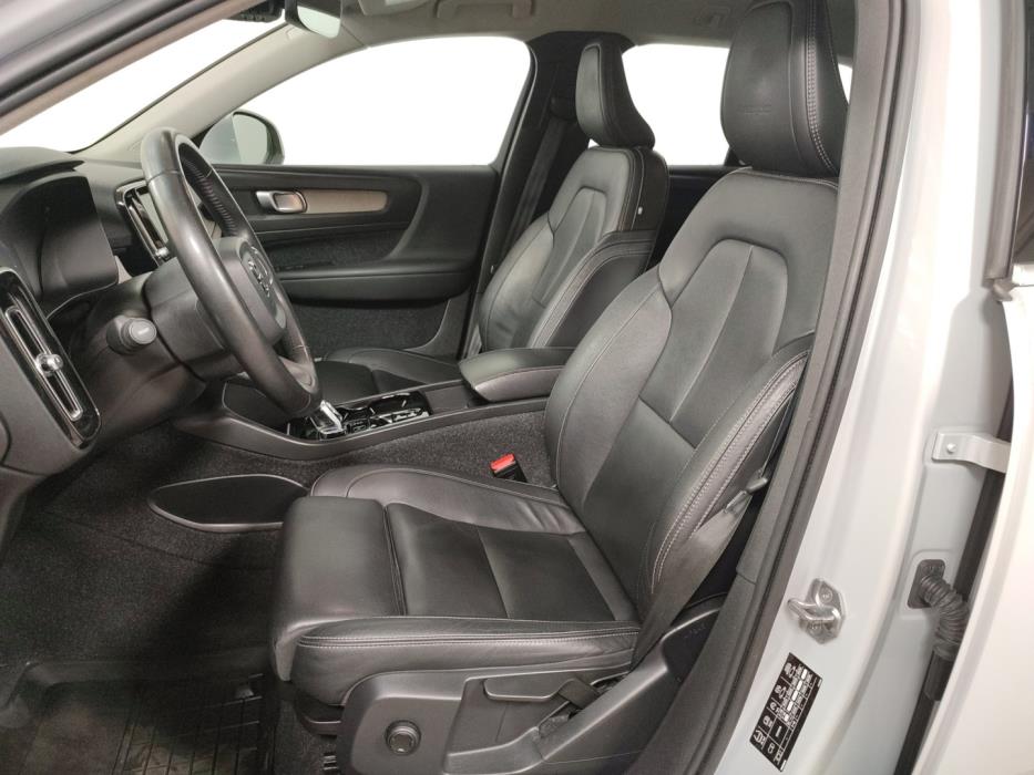 VOLVO XC40 2020