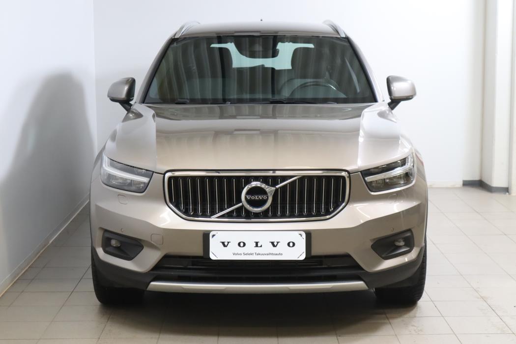 VOLVO XC40 2021