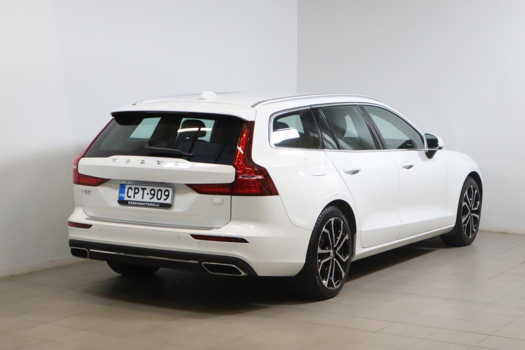VOLVO V60 2022
