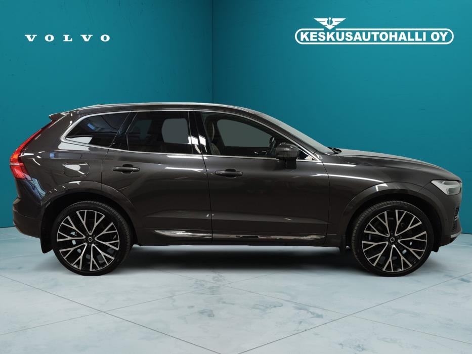 VOLVO XC60 2022