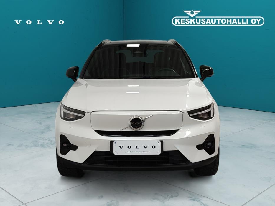 VOLVO XC40 2023