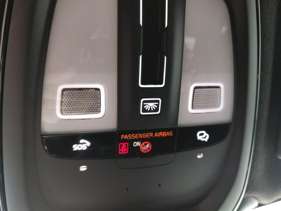 VOLVO XC40 2023