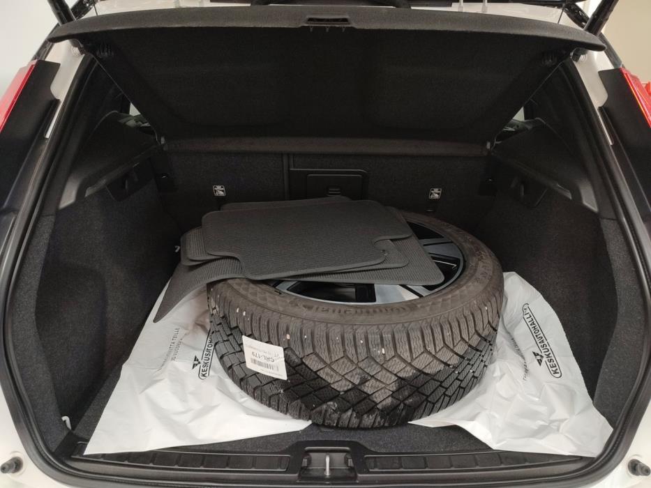VOLVO XC40 2023