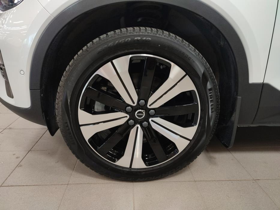 VOLVO XC40 2023