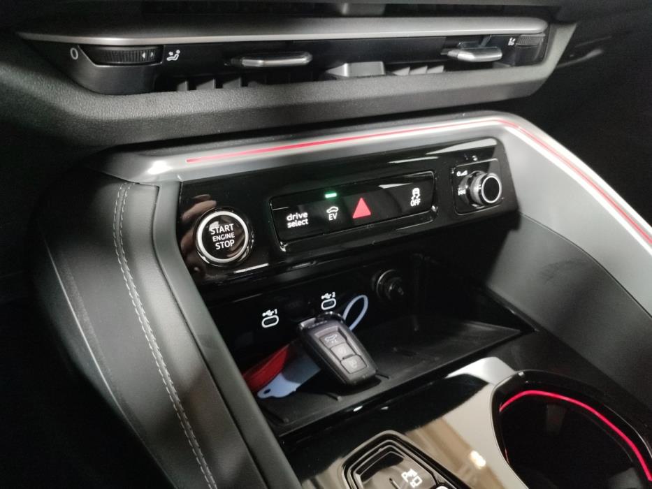 AUDI Q5 2025