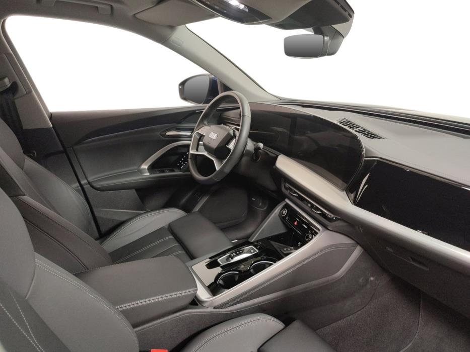 AUDI Q5 2025