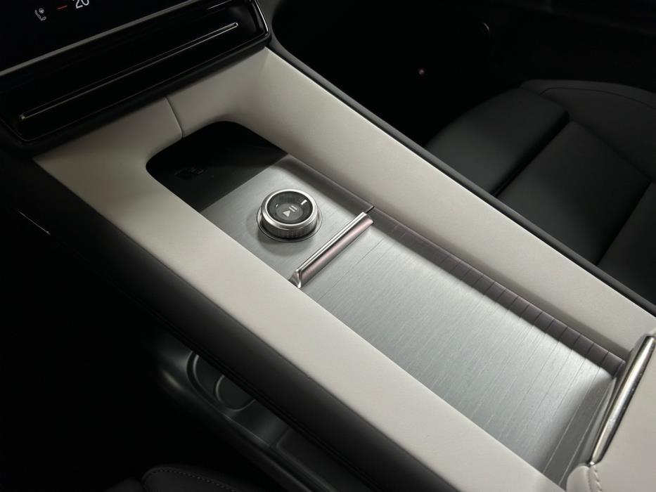 POLESTAR 4 2026