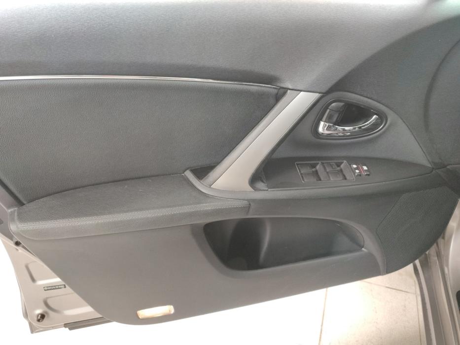 TOYOTA Avensis 2015