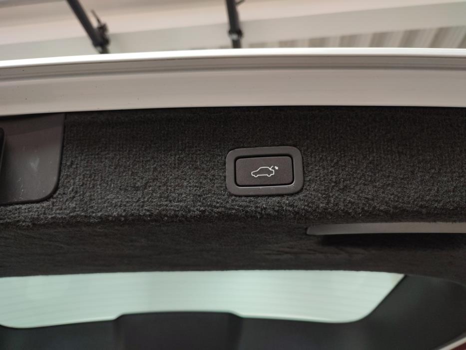 VOLVO V70 2016