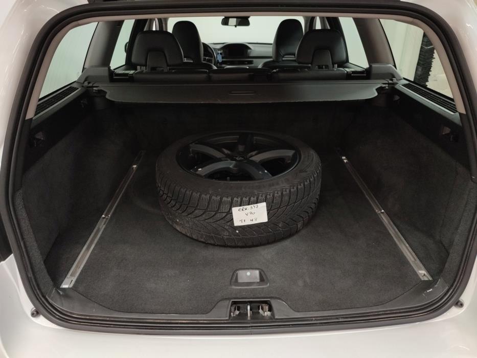 VOLVO V70 2016