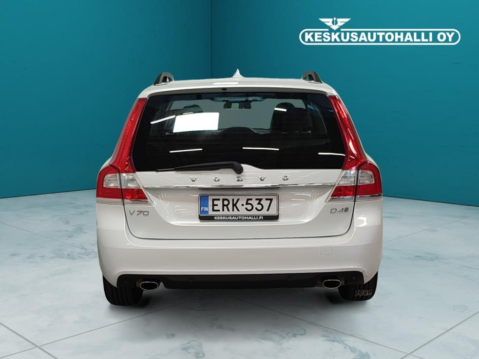 VOLVO V70 2016