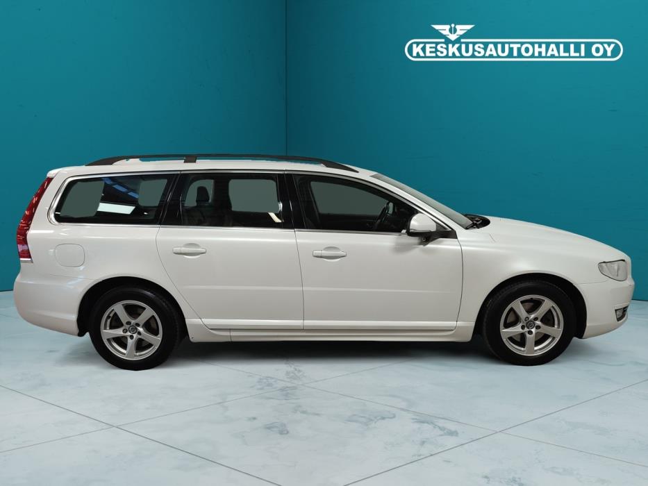 VOLVO V70 2016