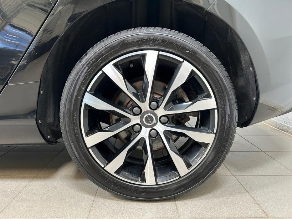 VOLVO V40 2019