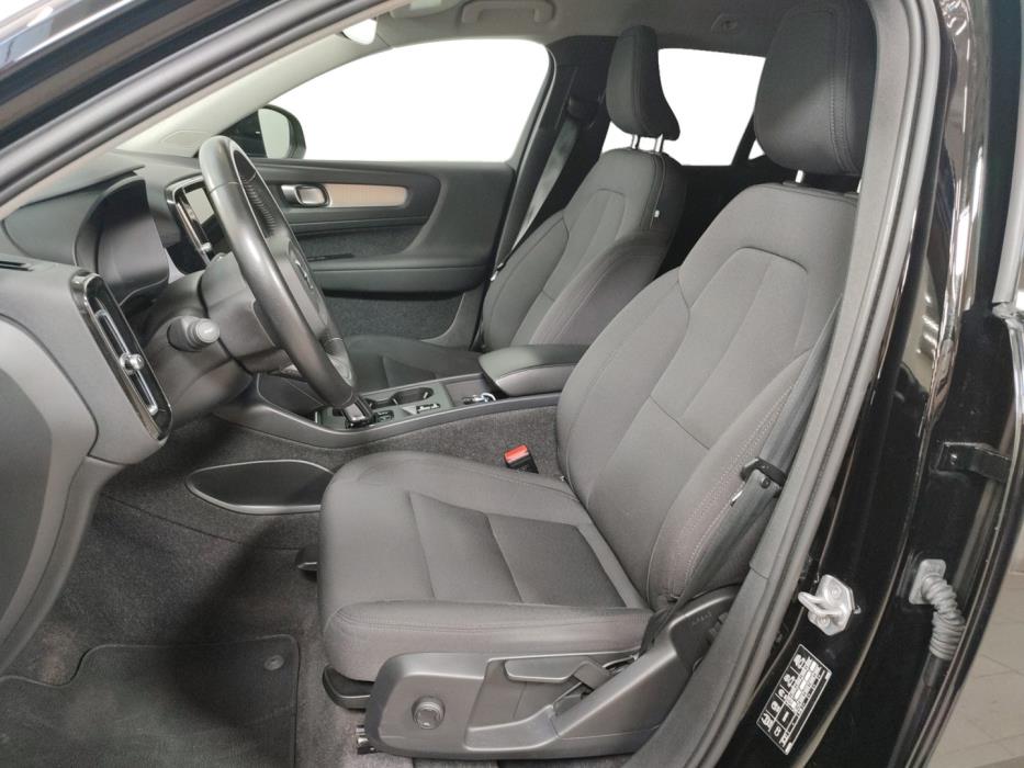 VOLVO XC40 2021