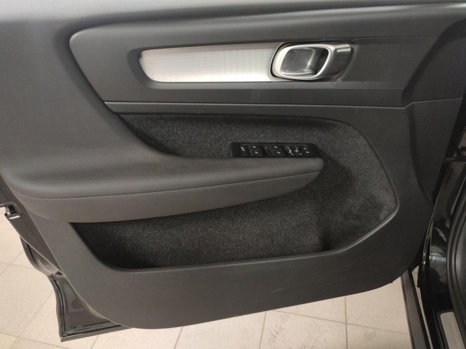 VOLVO XC40 2021