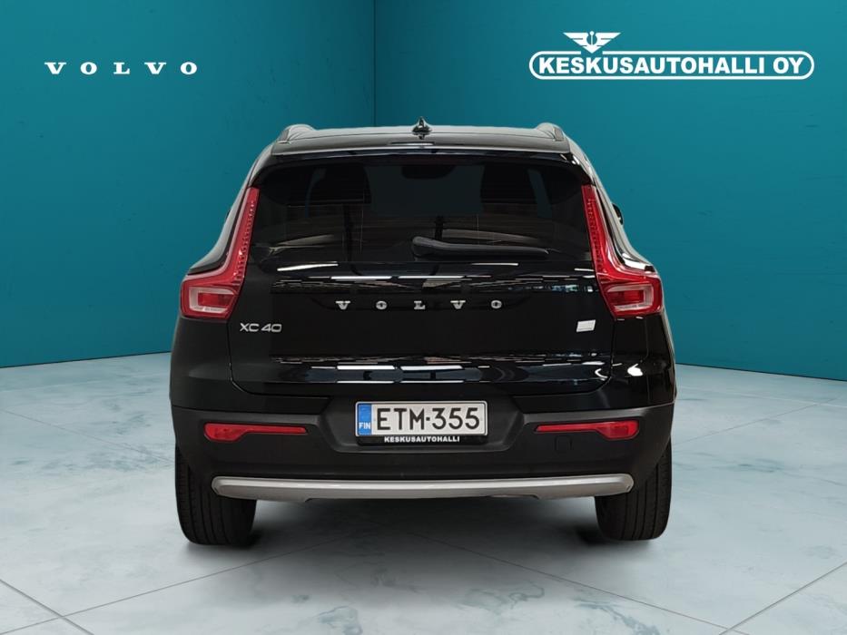 VOLVO XC40 2021