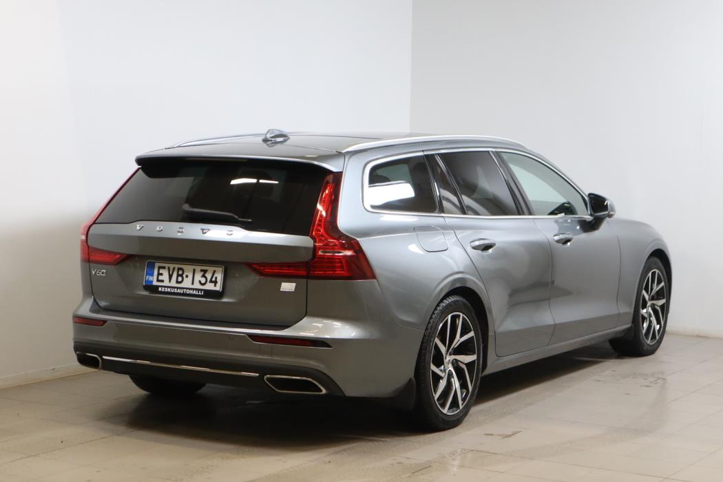 VOLVO V60 2021