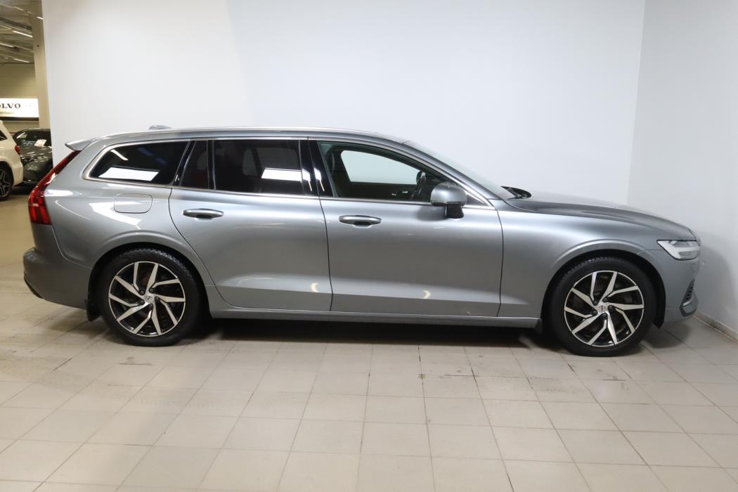 VOLVO V60 2021