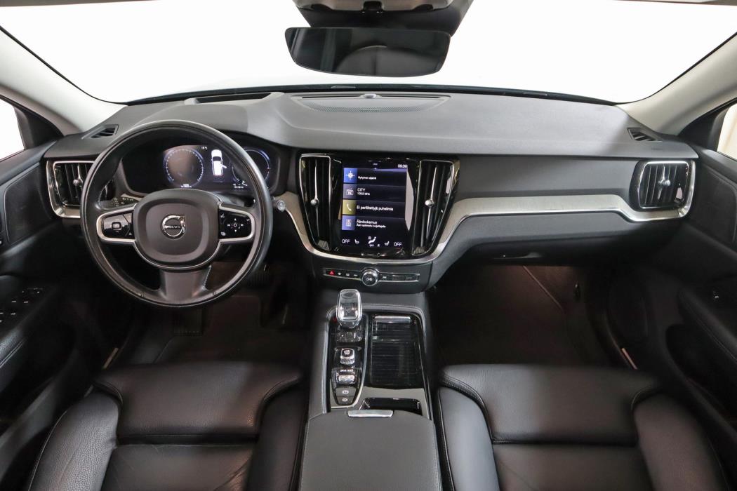 VOLVO V60 2021